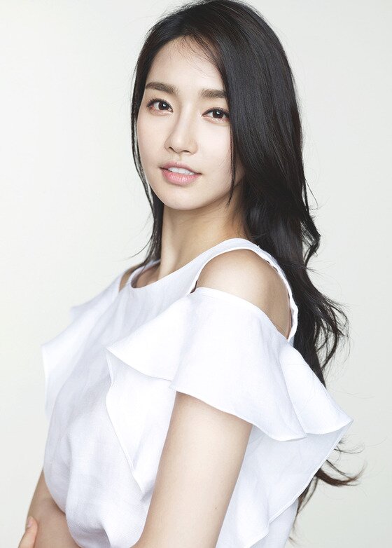 본문 이미지 - 미스코리아 출신 김유미가 소속사를 찾았다. © 스타하우스 엔터테인먼트 