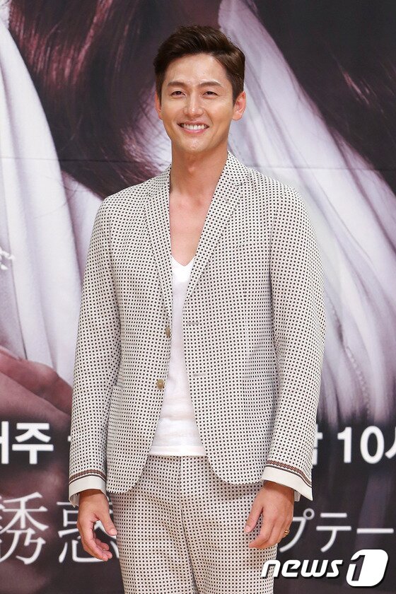 본문 이미지 - 배우 이정진이 솔직한 생각을 밝혔다. ⓒ News1 DB