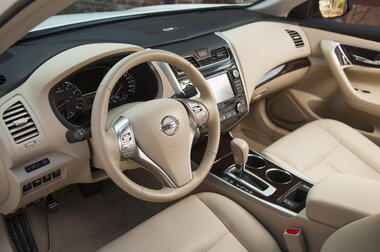 본문 이미지 - 닛산 중형세단 '알티마' 실내(한국닛산 제공)© News1   류종은 기자