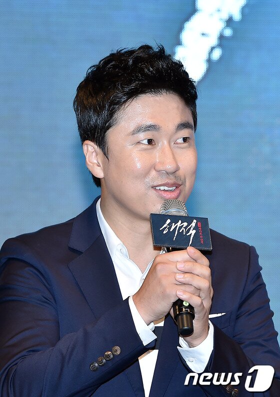 본문 이미지 - 배우 조달환이 영화 '해적: 바다로 간 산적'에서 호흡을 맞춘 유해진에 대한 생각을 밝혔다. © News1 스포츠 김진환 기자