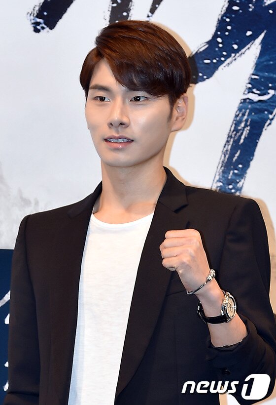 본문 이미지 - 배우 이이경이 7일 G이노텍 이웅범 사장 아들이라는 사실을 밝혔다. ⓒ News1 스포츠 DB