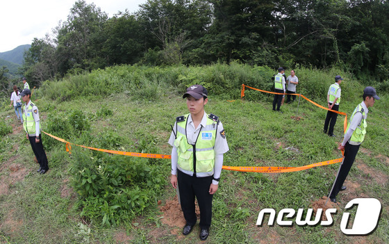 유병언 사체 발견된 매실밭 에워싼 경찰