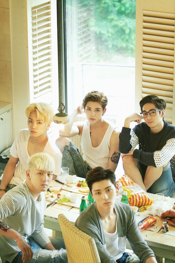 본문 이미지 - 그룹 뉴이스트가 같은 시기에 데뷔한 동료 BAP에게 경쟁의식보다 동료의식을 느끼고 있다고 전했다. ⓒ 플래디스 제공