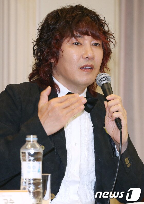 본문 이미지 - 가수 김장훈이 '기내 흡연'으로 벌금형을 받았다. ⓒ News1 DB