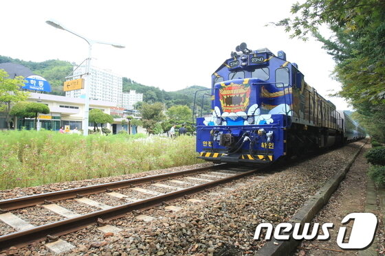 본문 이미지 - '남도 해양열차'. © News1 
