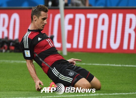 본문 이미지 - 월드컵 최다 득점 신기록을 세운 클로제 © AFP BBNews=News1   