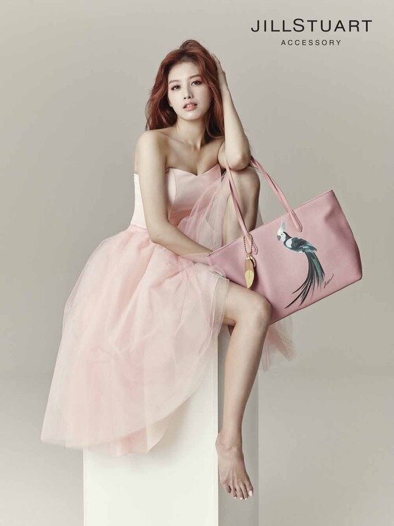 본문 이미지 - 걸그룹 레인보우 김재경이 액세서리 브랜드 모델로 나선다. ⓒ 질스튜어트