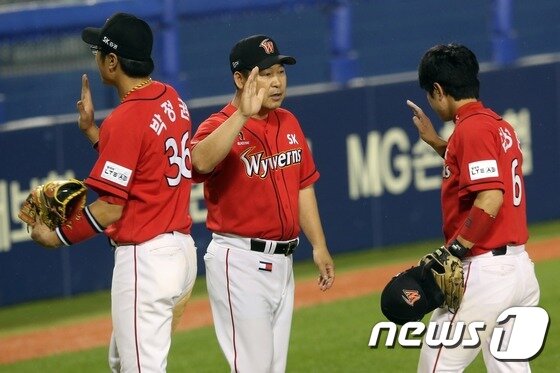 본문 이미지 - SK 와이번스. 2014.8.13/뉴스1 ⓒ News1 한재호 기자