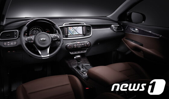 본문 이미지 - 기아자동차 올뉴 쏘렌토 실내 모습(기아자동차 제공)ⓒ News1 2014.08.19/뉴스1 ⓒ News1