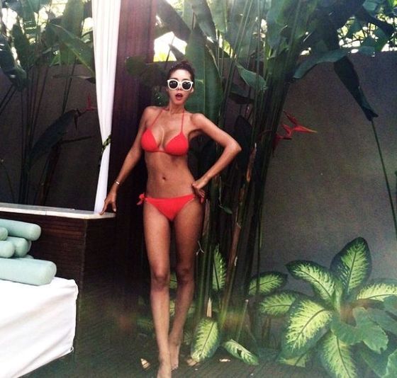 본문 이미지 - 배우 김준희가 비키니를 입고 찍은 사진을 공개했다. ⓒ 김준희 인스타그램