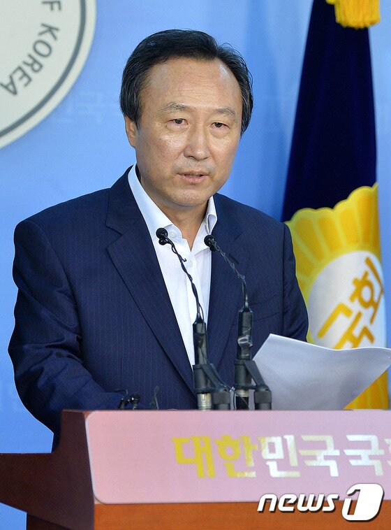 본문 이미지 - 홍일표 새누리당 의원. 2014.8.27/뉴스1 ⓒ News1 박세연 기자