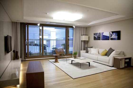 본문 이미지 - 84㎡A 주택형의 거실 모습 /사진제공=현대산업개발 ⓒ News1