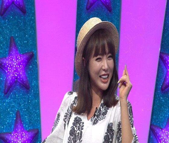 본문 이미지 - 28일 방송되는 &acute;별바라기&acute;에서 홍진영의 데뷔 모습이 공개된다. ⓒ MBC