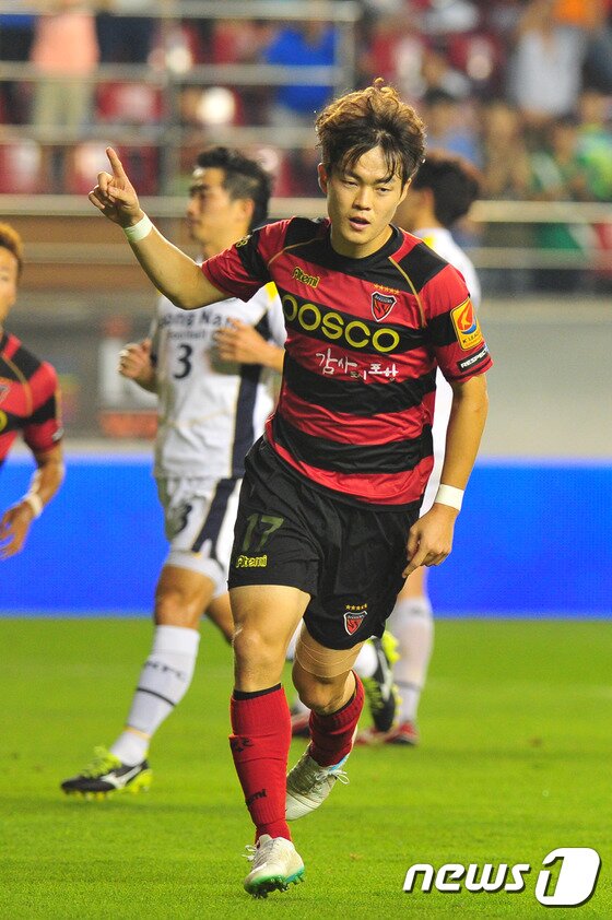 본문 이미지 - 안산은 다음 시즌부터 팀에서 뛰게 될 선수로 신광훈을 비롯해 9명을 선발했다.  ⓒ News1 DB