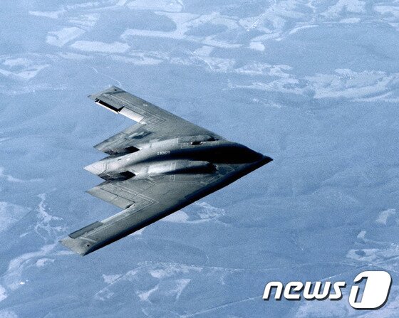 본문 이미지 - B-2 스피릿 스텔스 전략폭격기.ⓒ AFP=뉴스1
