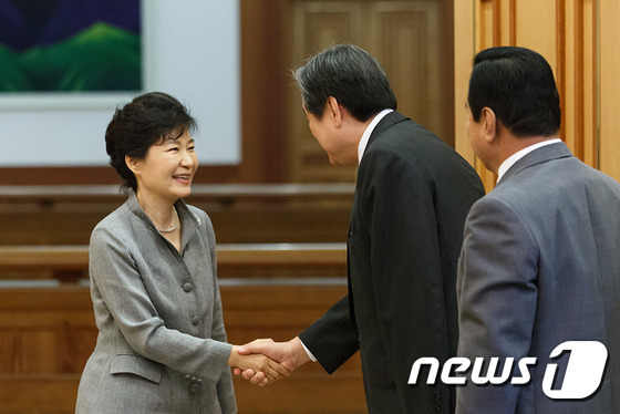 박 대통령, 새누리당 지도부 긴급 회동