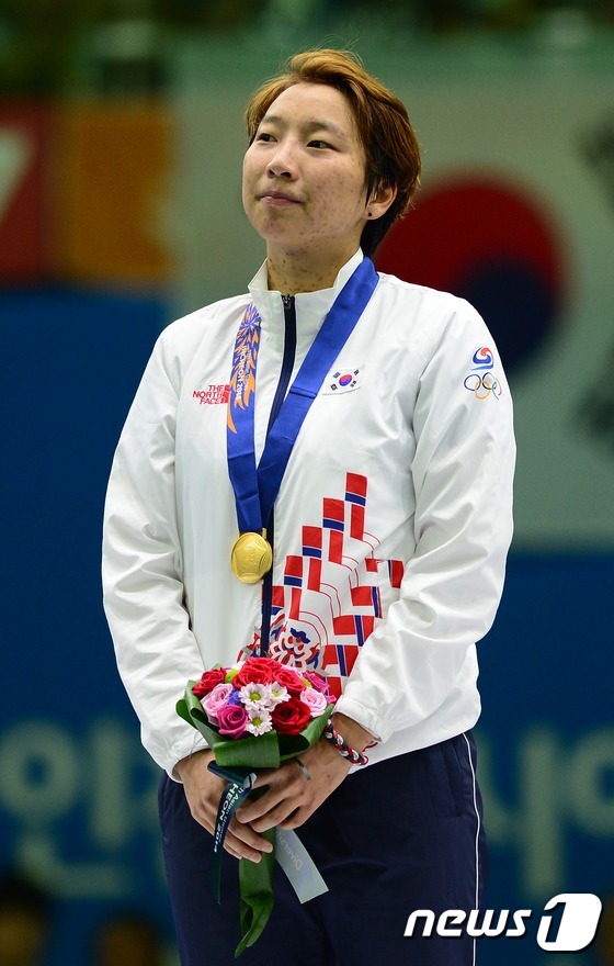 이라진, 여자 펜싱 사브르 금메달