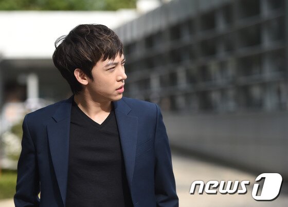 본문 이미지 - 포스트맨 신지후는 최근 진행된 뉴스1스포츠와의 인터뷰에서 작곡에 영감을 주는 것이 무엇이냐는 질문에 "다른 사람의 이야기를 내 것 처럼 상상을 해서 곡을 쓰는 편이다. 평소에 영화나 책보는 걸 많이 하다 보니까 다른 사람의 이야기를 통해 간접적으로 표현하는 곡을 쓰는 것이 좋다"고 답했다. ⓒ News1 스포츠 / 권현진 기자