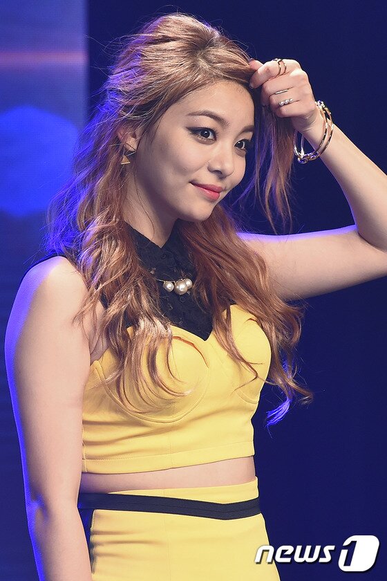 본문 이미지 - 에일리가 25일 열린 쇼케이스에서 다이어트 비법을 밝히고 있다. ⓒ News1스포츠 김진환 기자