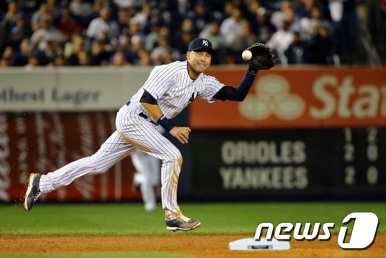 (서울=뉴스1스포츠) 온라인뉴스팀 기자 = 25일(현지시간) 뉴욕 양키스타디움에서 2014 미국 프로야구 메이저리그 뉴욕 양키스와 볼티모어 오리올스의 경기가 열렸다. 이날은 데릭 …