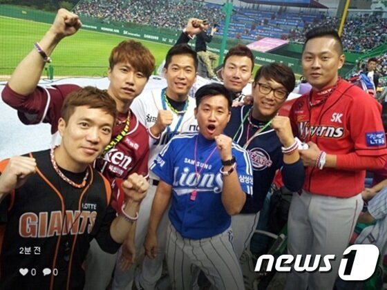 본문 이미지 - 한국 프로야구 9개 구단 응원단장들이 인천 아시안게임에서의 금메달 획득을 위해 하나로 뭉쳤다. 이들의 단합은 전 구단의 야구팬들의 화합된 응원전을 도왔다. 롯데 조지훈, 넥센 김정석, NC 임태현, LG 오명석, 두산 한재권, SK 정영석, 삼성 김상헌 응원단장(왼쪽 시계방향) ⓒ News1스포츠 / 인천=표권향 기자