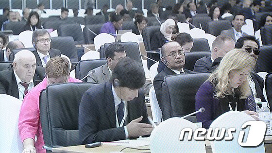 본문 이미지 - 제12차 생물다양성협약 당사국총회가 29일 강원 평창군 알펜시아에서 개최됐다. 3주간 진행되는 이 총회에서는 2020년 생물다양성 목표의 이행 현황을 점검, 목표 달성 방안 등이 다뤄질 예정이다. 사진은 개회식 현장 모습. 2014.09.29/뉴스1 ⓒ News1 윤창완 기자