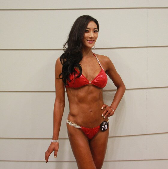 본문 이미지 - 배우 연미주가 비키니 모델 대회에 참석해 탄탄한 몸매를 과시했다. ⓒ 해피페이스엔터테인먼트