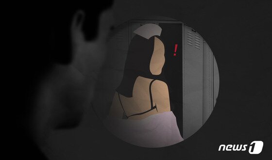 본문 이미지 - 미국의 한 여교사가 학생들에게 자신의 유방확대수술 사진을 보여줘 검찰에 넘겨졌다. ⓒ News1 DB