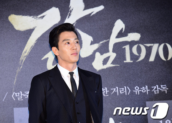 (서울=뉴스1스포츠) 권현진 기자 = 믿고 보는 배우.배우 김래원이 13일 오후 서울 왕십리CGV에서 열린 영화 ‘강남 1970' 언론 시사회에서 매력을 발산하고 있다.'강남 19 …