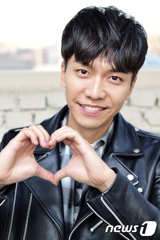 본문 이미지 - 배우 겸 가수 이승기가 군입대를 한다.  ⓒ News1starDB