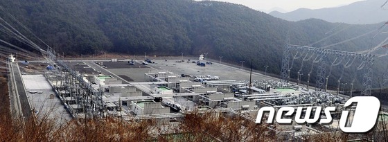 (부산ㆍ경남=뉴스1) 최재호 기자 = 경남 창녕군 성산면 방리 마을 주민들이 북경남변전소와 관련해 한전과 합의를 했던 보상금의 운용 과정을 두고 갈등과 마찰이 있다고 뒤늦게 밝혀졌 …