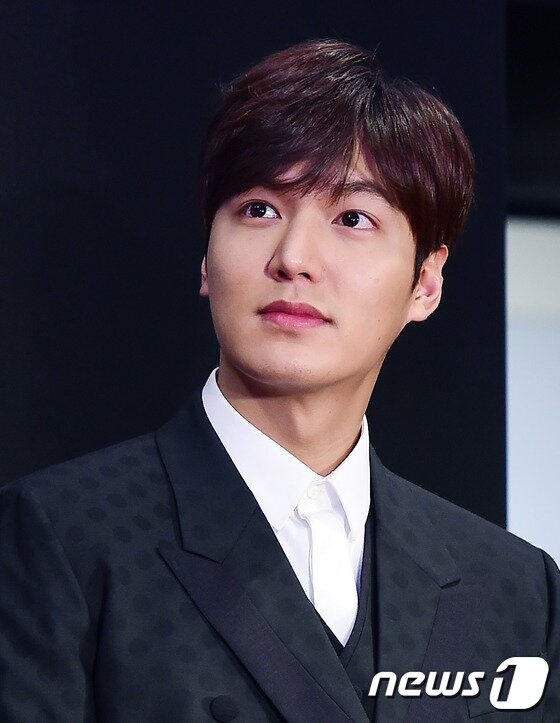 본문 이미지 - 배우 이민호와 수지의 열애설이 불거진 가운데 이민호의 과거 발언이 새삼 주목받고 있다. ⓒ News1 스포츠 DB