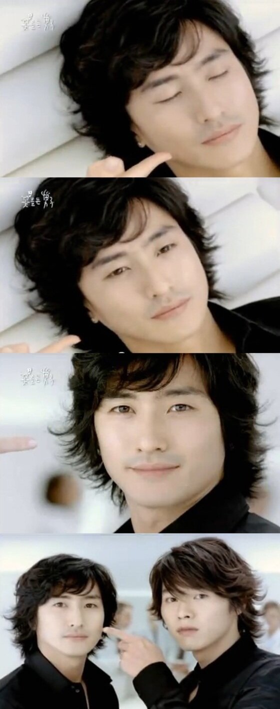 본문 이미지 -  안정환이 과거 광고 영상에서 꽃미모를 뽐냈다. ⓒ 뉴스1스포츠 / '꽃을 든 남자' 광고 화면 캡처