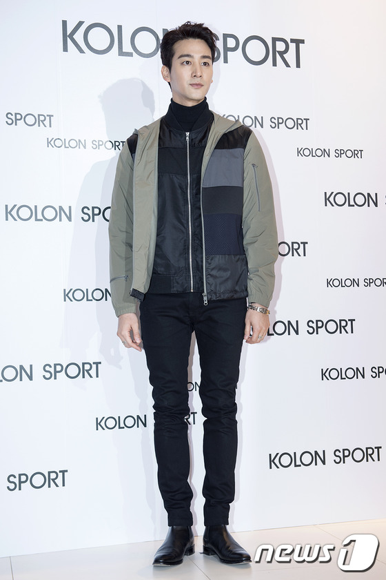 (서울=뉴스1스포츠) 김진환 기자 = 이게 바로 멋있는 남자~ 배우 오창석이 29일 오후 서울 강남구 청담동 코오롱스포츠 플래그십 스토어에서 열린 행사에서 포즈를 취하고 있다.이날 …