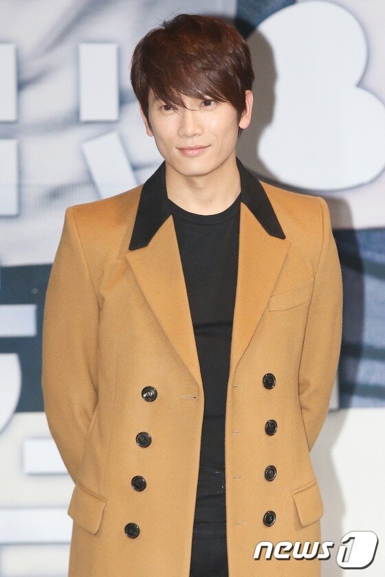 본문 이미지 - 배우 지성이 송중기 소개로 이광수를 만난 적이 있다고 밝혔다. ⓒ News1스포츠 DB