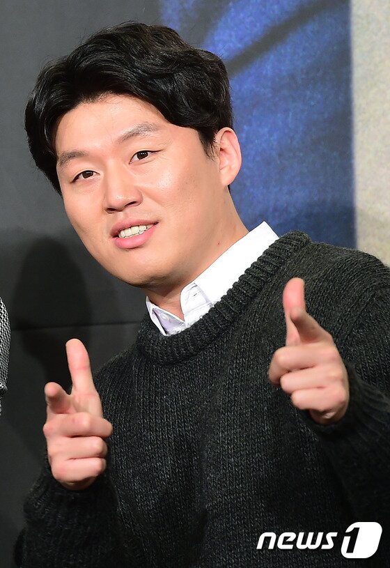 본문 이미지 - 배우 김민재가 같은 소속사 배우 최유라와 오는 10월 결혼 예정이다. ⓒ News1star / 권현진 기자