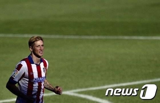 본문 이미지 - 7년 반만에 친정팀 아틀레티코 마드리드로 돌아온 페르난도 토레스가 8일 열리는 레알 마드리드와의 코파 델레이 16강전에 선발로 출전할 전망이다. ⓒ AFP=News1