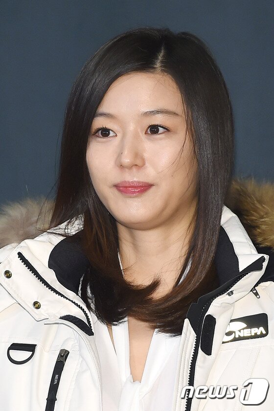 본문 이미지 - 전지현의 셀프 디스가 새삼 화제다. ⓒ News1star / 고아라 기자