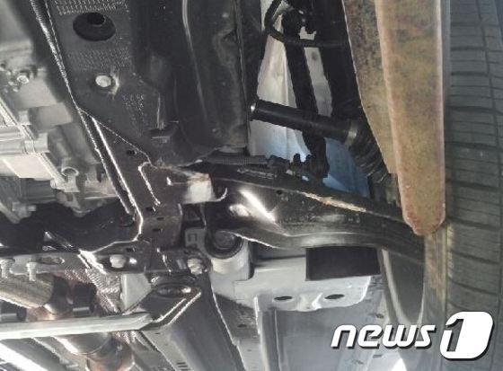 본문 이미지 - 올란도 차량 하부(사진=문제를 제기한 올란도 차주 블로그 캡처)ⓒ News1