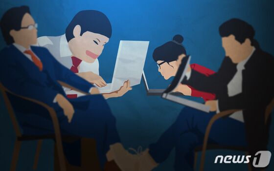 목디스크 베개 추천한 의사, 알고보니 '가짜'…복지부 "무면허 의료행위"