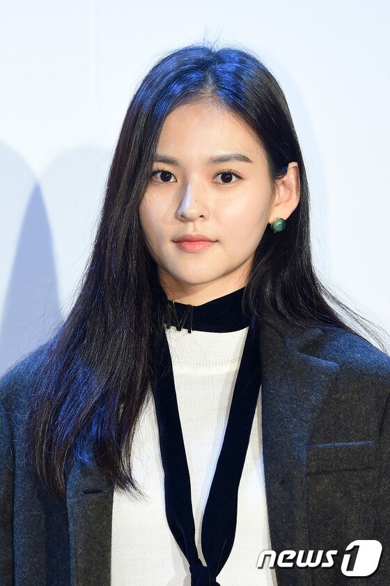 본문 이미지 - 배우 김윤혜가 '뱀파이어 탐정'에 출연한다. ⓒ News1starDB