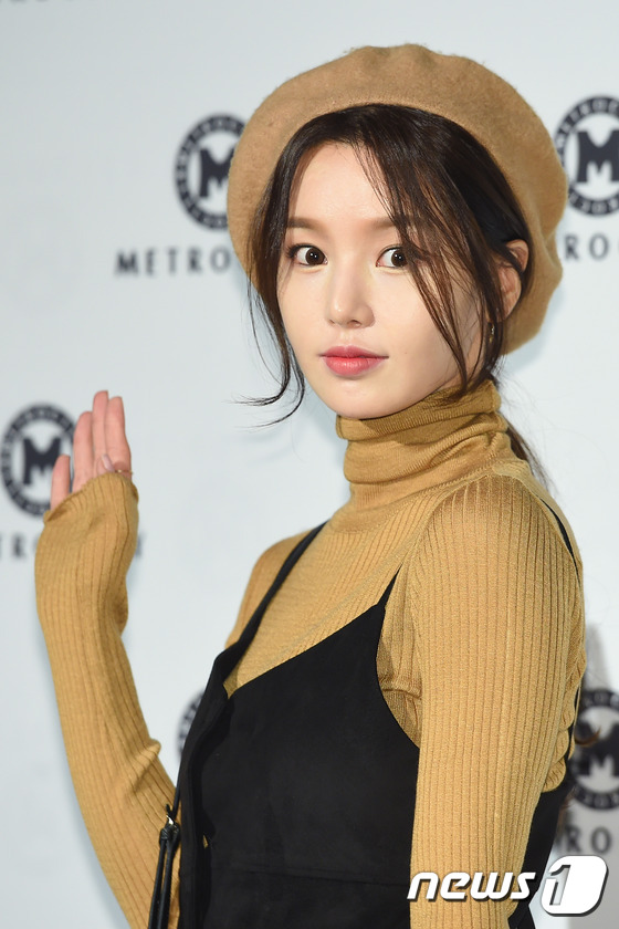 (서울=뉴스1스타) 고아라 기자 = 배우 남규리가 20일 오후 서울 동대문디자인플라자(DDP)에서 열린 '2016 SS 헤라서울패션위크' 메트로시티(METROCITY) 컬렉션에 참 …