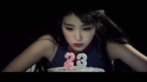 본문 이미지 - 아이유가 스물셋 자신의 마음 상태를 가사에 담아냈다고 밝혔다 .ⓒ News1star / 로엔트리