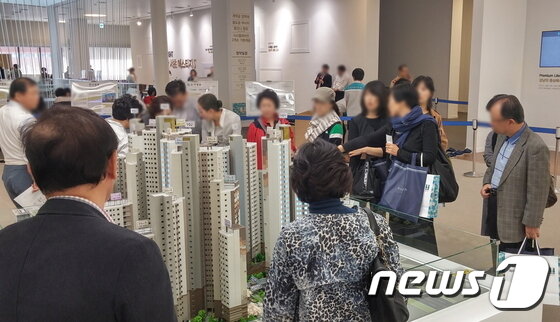 본문 이미지 - 조합원들이 로얄층을 선점하는 것과 달리 6층이상의 일반분양 물량이 많다는 것도 장점으로 꼽힌다.ⓒ News1