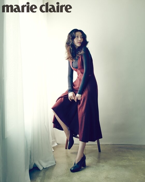 본문 이미지 - 염정아의 화보가 공개됐다. ⓒ News1star / 마리끌레르