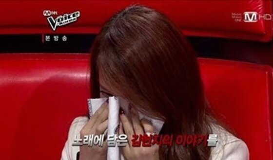본문 이미지 - 가수 김현지가 과거 방송에서 백지영의 눈물샘을 자극했다. ⓒ News1star/ Mnet ‘보이스코리아2’ 캡처