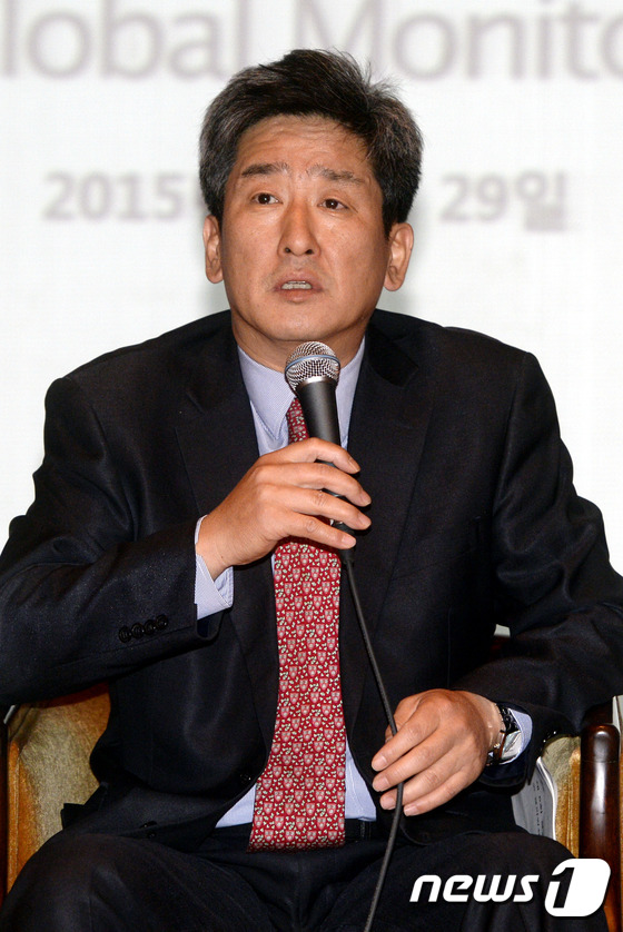 (서울=뉴스1) 안은나 기자 = 이진우 GFM 투자연구소 소장이 29일 오후 서울 여의도 NH투자증권에서 열린 뉴스1·글로벌모니터 주최 제6회 글로벌마켓 공개 토크쇼 '美 금리인상 …