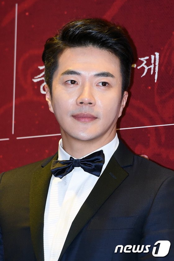 (서울=뉴스1스타) 고아라 기자 = 배우 권상우가 30일 오후 서울 여의도cgv에서 열린 '2015 중국영화제' 개막식에 참석해 포즈를 취하고 있다.올해 10주년을 맞은 '중국영화 …