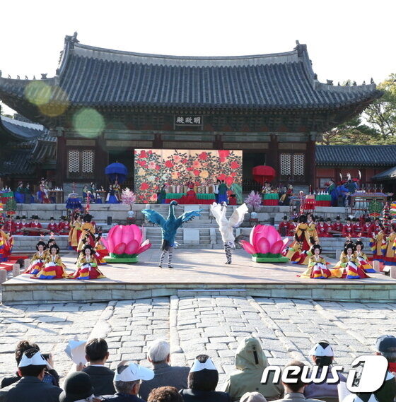 본문 이미지 - 궁중연례악 '왕조의 꿈, 태평서곡’의 궁중무용 공연 모습 4 ⓒ News1