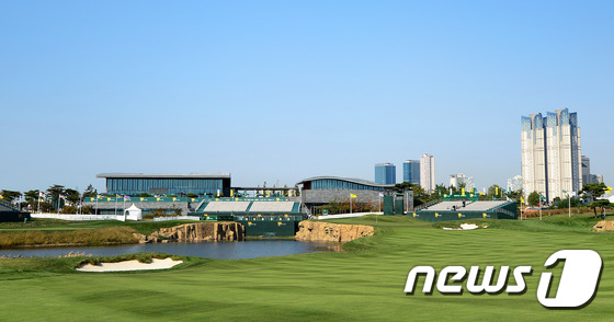 (송도=뉴스1) 임세영 기자 = '2015 프레지던츠컵'이 6일 인천 송도 잭니클라우스GC(파72, 7400야드)에서 공식 일정이 시작됐다. 2년에 한 번 열리는 프레지던츠컵은 개 …